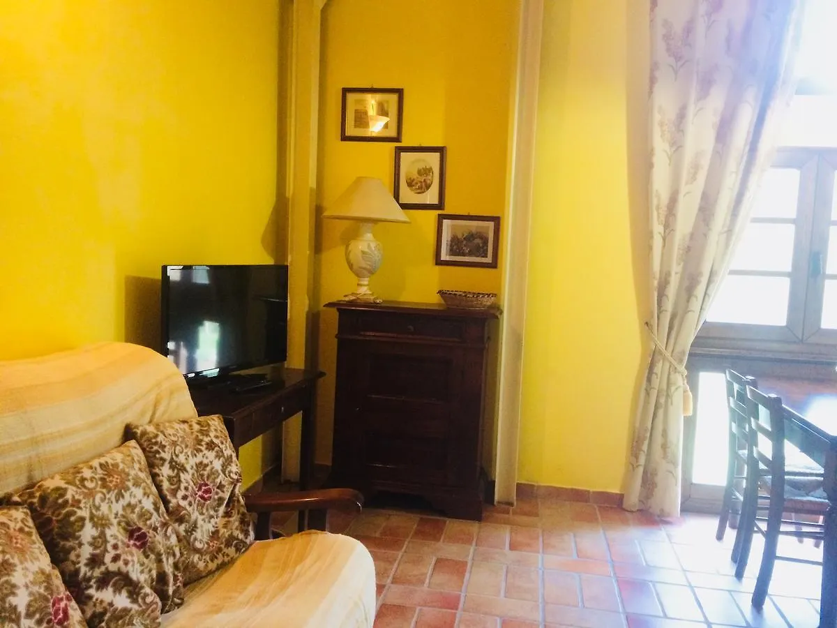 Agriturismo Tre Madonne Monteriggioni 0*,  Italien